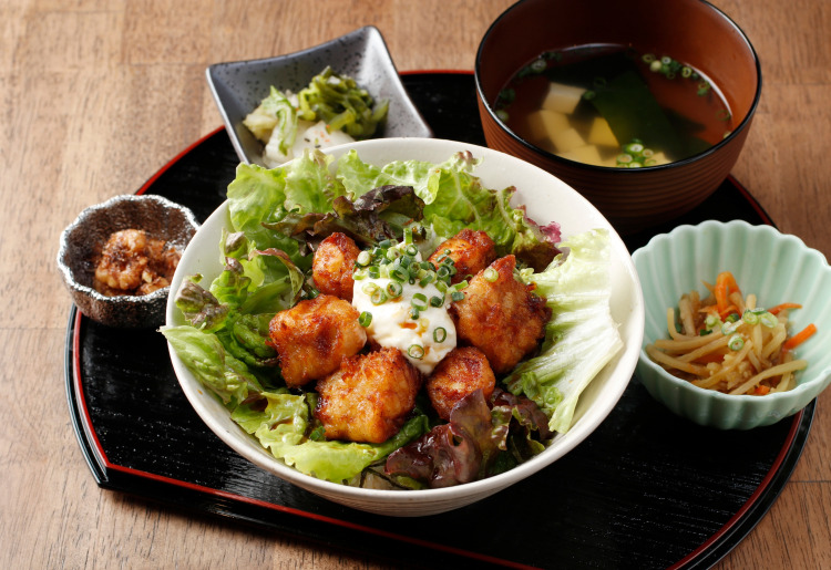  ふぐの唐揚げ丼